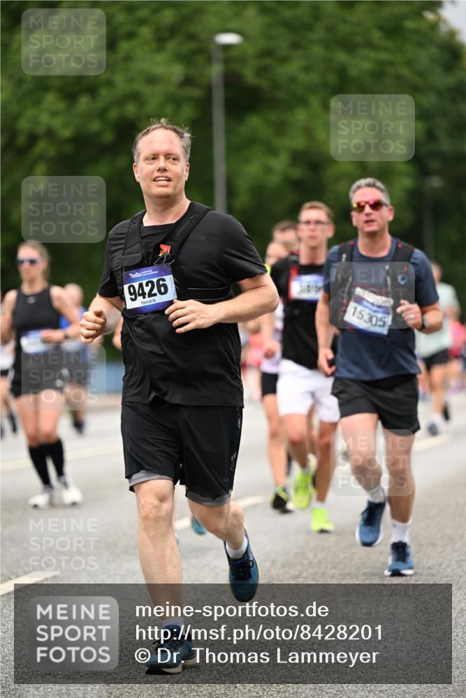 29.06.2025 - hella hamburg halbmarathon Dr. Thomas Lammeyer http://msf.ph/oto/8428201 29.06.2025 10:51:07 Kennedybrücke 1004, 1033, 1100, 1104, 1371, 1375, 1429, 1608, 1837, 1924, 1961, 1999, 2423, 2662, 2665, 2697, 2773, 2813, 3410, 3896, 4104, 4306, 4317, 4448, 4483, 5635, 5769, 5770, 5854, 5892, 6392, 6485, 6623, 7073, 7268, 7364, 7368, 7374, 7430, 7431, 8010, 8047, 8486, 8706, 8967, 9120, 9121, 9337, 9426, 9445, 9774, 9949, 10329, 11160, 11361, 11408 meine-sportfotos.de
