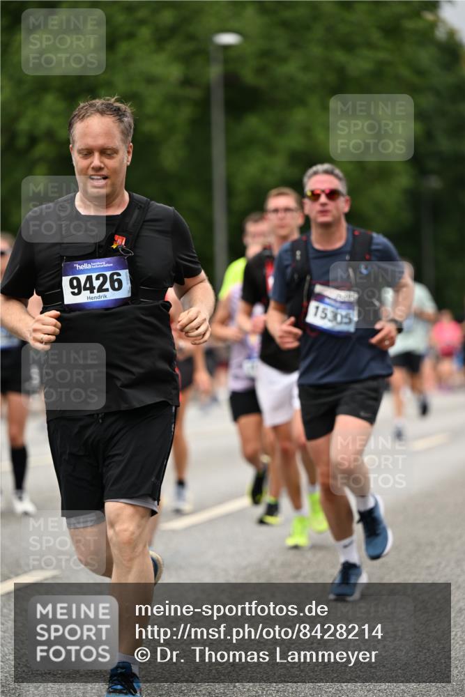 29.06.2025 - hella hamburg halbmarathon Dr. Thomas Lammeyer http://msf.ph/oto/8428214 29.06.2025 10:51:07 Kennedybrücke 1004, 1033, 1100, 1104, 1371, 1375, 1429, 1608, 1837, 1924, 1961, 1999, 2423, 2662, 2665, 2697, 2773, 2813, 3410, 3896, 4104, 4306, 4317, 4448, 4483, 5635, 5769, 5770, 5854, 5892, 6392, 6485, 6623, 7073, 7268, 7364, 7368, 7374, 7430, 7431, 8010, 8047, 8486, 8706, 8967, 9120, 9121, 9337, 9426, 9445, 9774, 9949, 10329, 11160, 11361, 11408 meine-sportfotos.de