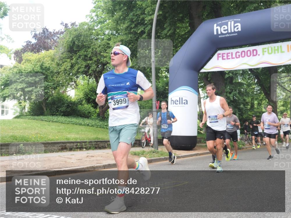 29.06.2025 - hella hamburg halbmarathon KatJ http://msf.ph/oto/8428277 29.06.2025 10:40:37 Zwischen KM18-KM19 3334, 3999, 6877, 7232, 7918 meine-sportfotos.de