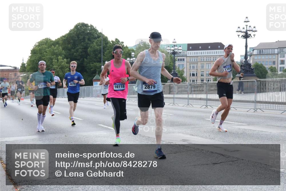 29.06.2025 - hella hamburg halbmarathon Lena Gebhardt http://msf.ph/oto/8428278 29.06.2025 09:44:21 Lombardsbrücke 13779, 3075, 19114, 3968, 16118, 2879, 1187, 1065, 1122, 1953, 2483, 2879, 3075, 3189, 3379, 3968, 5308, 5344, 7231, 7349, 7793, 8376, 8975, 9047, 9079, 10106, 10173, 10222, 10655, 10790, 11150, 11877, 12369, 13383, 13606, 13779, 14828, 15576, 15655, 15880, 16118, 17258, 17354, 18699, 19114 meine-sportfotos.de