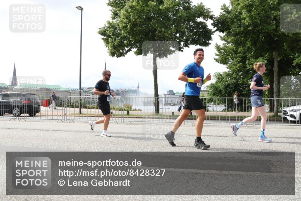 29.06.2025 - hella hamburg halbmarathon Lena Gebhardt http://msf.ph/oto/8428327 29.06.2025 10:43:45 Lombardsbrücke 310, 1023, 1026, 1095, 1155, 1306, 1310, 1400, 1459, 1816, 1878, 2073, 2733, 3238, 3288, 3329, 3390, 3597, 4056, 4367, 4627, 4636, 4866, 5001, 5192, 5201, 5214, 5293, 5370, 5720, 5890, 5902, 5905, 6012, 6036, 6096, 6226, 6334, 6440, 6895, 6931, 6971, 6973, 7197, 7205, 7206, 7489, 7504, 7926, 8000, 8058, 8135, 8233, 8408, 8504, 8870, 9073, 9639, 9641, 9704, 9831, 9879, 10083, 10097, 10200, 10202 meine-sportfotos.de