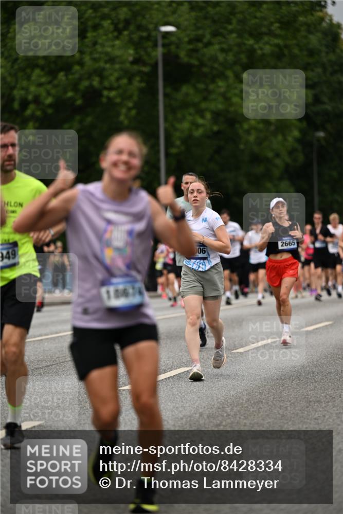 29.06.2025 - hella hamburg halbmarathon Dr. Thomas Lammeyer http://msf.ph/oto/8428334 29.06.2025 10:51:10 Kennedybrücke 1004, 1100, 1104, 1371, 1375, 1429, 1608, 1837, 1961, 1999, 2327, 2423, 2662, 2665, 2697, 2813, 3410, 3896, 4104, 4306, 4448, 4483, 5635, 5697, 5769, 5770, 5854, 5892, 6392, 6485, 6623, 6740, 7073, 7268, 7364, 7368, 7374, 7430, 7431, 8010, 8047, 8486, 8706, 8967, 9120, 9121, 9337, 9426, 9774, 9949, 10514, 10515, 11160, 11361, 11408 meine-sportfotos.de