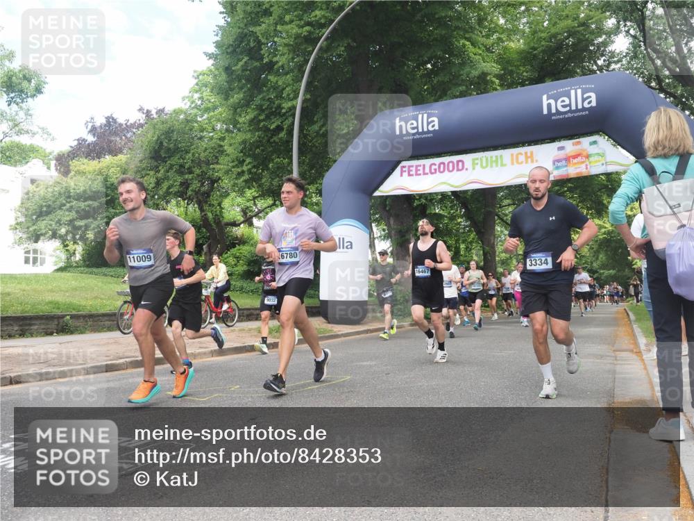 29.06.2025 - hella hamburg halbmarathon KatJ http://msf.ph/oto/8428353 29.06.2025 10:40:39 Zwischen KM18-KM19 3334, 3999, 6723, 7918 meine-sportfotos.de