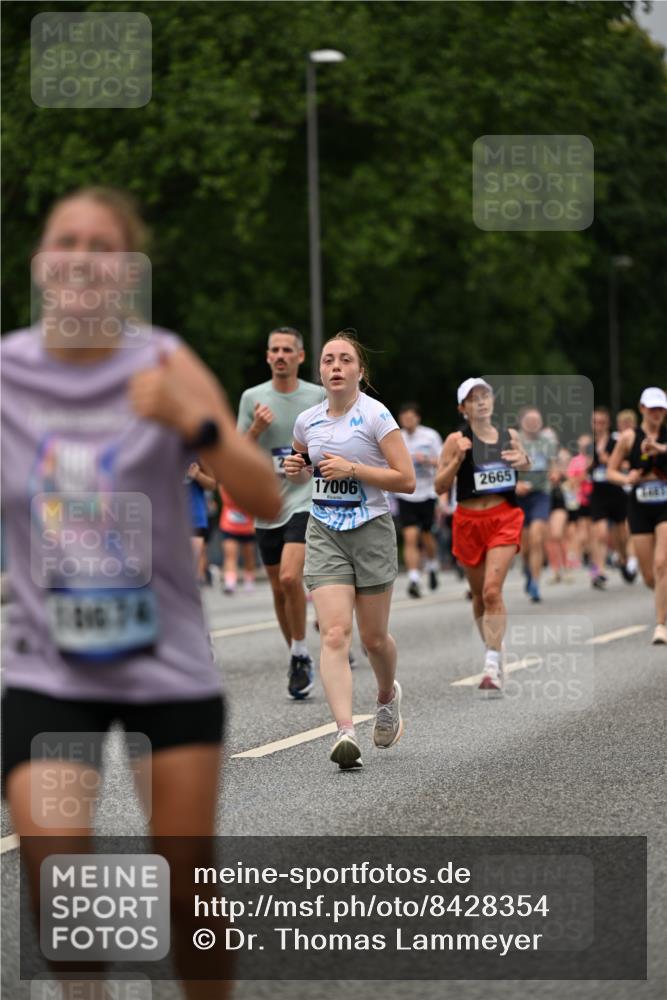 29.06.2025 - hella hamburg halbmarathon Dr. Thomas Lammeyer http://msf.ph/oto/8428354 29.06.2025 10:51:11 Kennedybrücke 1004, 1100, 1104, 1371, 1375, 1608, 1837, 1961, 1999, 2327, 2423, 2662, 2665, 2697, 2813, 3406, 3407, 3410, 3896, 4104, 4306, 4448, 4483, 5635, 5697, 5769, 5770, 5854, 5892, 6392, 6485, 6623, 6740, 7073, 7268, 7364, 7368, 7374, 7430, 7431, 8010, 8047, 8486, 8706, 8967, 9120, 9121, 9337, 9426, 9774, 9949, 10514, 10515, 10591, 11160, 11361, 11408 meine-sportfotos.de