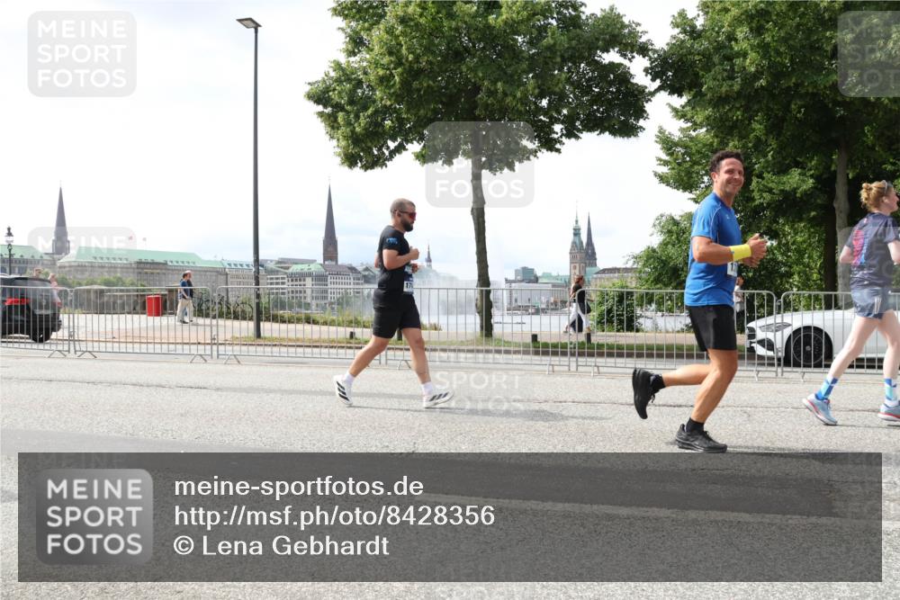 29.06.2025 - hella hamburg halbmarathon Lena Gebhardt http://msf.ph/oto/8428356 29.06.2025 10:43:45 Lombardsbrücke 1023, 1026, 1095, 1155, 1306, 1310, 1400, 1459, 1816, 1878, 2073, 2733, 3238, 3288, 3329, 3390, 3597, 4056, 4367, 4627, 4636, 4866, 5001, 5192, 5201, 5214, 5293, 5370, 5720, 5890, 5902, 5905, 6012, 6036, 6096, 6226, 6334, 6440, 6895, 6931, 6971, 6973, 7197, 7205, 7206, 7489, 7504, 7926, 8000, 8058, 8135, 8233, 8408, 8504, 8870, 9073, 9639, 9641, 9704, 9831, 9879, 10083, 10097, 10200, 10202 meine-sportfotos.de