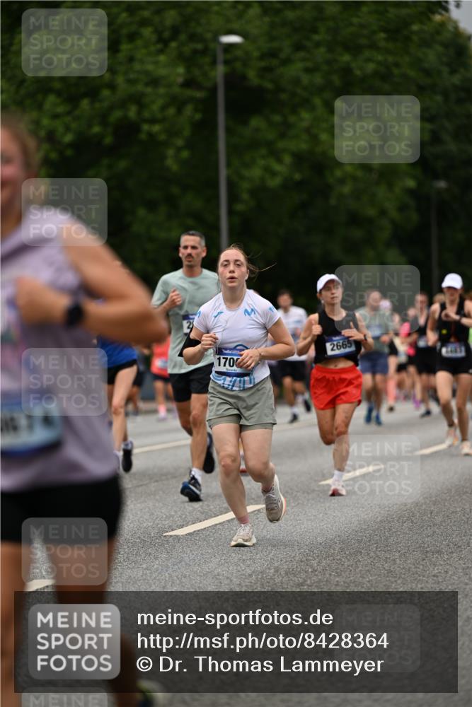 29.06.2025 - hella hamburg halbmarathon Dr. Thomas Lammeyer http://msf.ph/oto/8428364 29.06.2025 10:51:11 Kennedybrücke 1004, 1100, 1104, 1371, 1375, 1608, 1837, 1961, 1999, 2327, 2423, 2662, 2665, 2697, 2813, 3406, 3407, 3410, 3896, 4104, 4306, 4448, 4483, 5635, 5697, 5769, 5770, 5854, 5892, 6392, 6485, 6623, 6740, 7073, 7268, 7364, 7368, 7374, 7430, 7431, 8010, 8047, 8486, 8706, 8967, 9120, 9121, 9337, 9426, 9774, 9949, 10514, 10515, 10591, 11160, 11361, 11408 meine-sportfotos.de