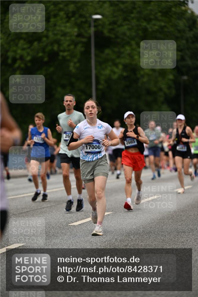 29.06.2025 - hella hamburg halbmarathon Dr. Thomas Lammeyer http://msf.ph/oto/8428371 29.06.2025 10:51:11 Kennedybrücke 1004, 1100, 1104, 1371, 1375, 1608, 1837, 1961, 1999, 2327, 2423, 2662, 2665, 2697, 2813, 3406, 3407, 3410, 3896, 4104, 4306, 4448, 4483, 5635, 5697, 5769, 5770, 5854, 5892, 6392, 6485, 6623, 6740, 7073, 7268, 7364, 7368, 7374, 7430, 7431, 8010, 8047, 8486, 8706, 8967, 9120, 9121, 9337, 9426, 9774, 9949, 10514, 10515, 10591, 11160, 11361, 11408 meine-sportfotos.de