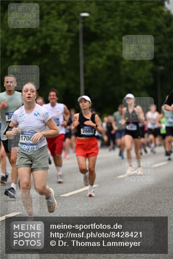 29.06.2025 - hella hamburg halbmarathon Dr. Thomas Lammeyer http://msf.ph/oto/8428421 29.06.2025 10:51:12 Kennedybrücke 1004, 1100, 1104, 1371, 1375, 1608, 1837, 1961, 1999, 2327, 2423, 2537, 2662, 2665, 2697, 3406, 3407, 3896, 4104, 4306, 4448, 4483, 5635, 5697, 5769, 5770, 5854, 5892, 6392, 6485, 6623, 6740, 7073, 7268, 7364, 7368, 7374, 7430, 7431, 8010, 8047, 8486, 8706, 8967, 9120, 9121, 9337, 9426, 9557, 9774, 9949, 10514, 10515, 10591, 11160, 11408 meine-sportfotos.de