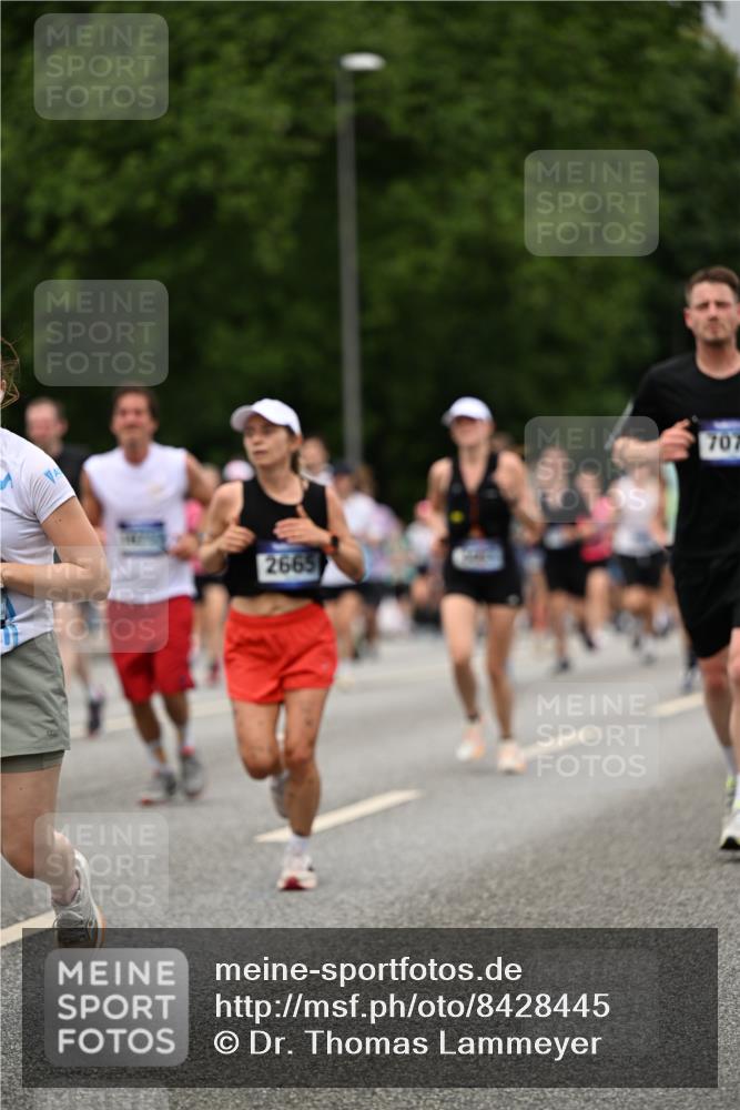 29.06.2025 - hella hamburg halbmarathon Dr. Thomas Lammeyer http://msf.ph/oto/8428445 29.06.2025 10:51:13 Kennedybrücke 1004, 1100, 1104, 1371, 1375, 1608, 1837, 1961, 1999, 2162, 2327, 2423, 2537, 2662, 2665, 2697, 3406, 3407, 3896, 4104, 4448, 4483, 5635, 5697, 5769, 5770, 5854, 5892, 6392, 6485, 6623, 6740, 7073, 7268, 7364, 7368, 7374, 7430, 7431, 8010, 8047, 8486, 8706, 8967, 9120, 9121, 9337, 9426, 9557, 9774, 9949, 10514, 10515, 10591, 11160, 11408 meine-sportfotos.de