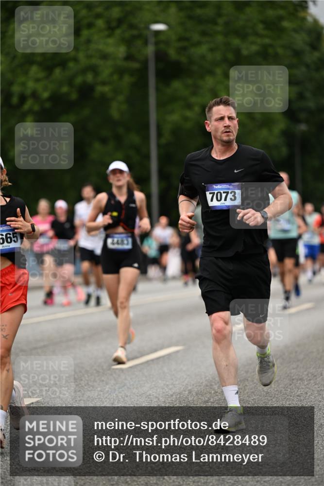 29.06.2025 - hella hamburg halbmarathon Dr. Thomas Lammeyer http://msf.ph/oto/8428489 29.06.2025 10:51:14 Kennedybrücke 1004, 1100, 1104, 1371, 1375, 1608, 1837, 1961, 1999, 2162, 2327, 2423, 2537, 2662, 2665, 2697, 3339, 3406, 3407, 3896, 4104, 4448, 4483, 5635, 5697, 5854, 5892, 6392, 6485, 6623, 6740, 6995, 7073, 7268, 7364, 7368, 7374, 7430, 7431, 7960, 8010, 8047, 8486, 8706, 8967, 9120, 9121, 9337, 9426, 9557, 9774, 9949, 10514, 10515, 10591, 11160, 11408 meine-sportfotos.de