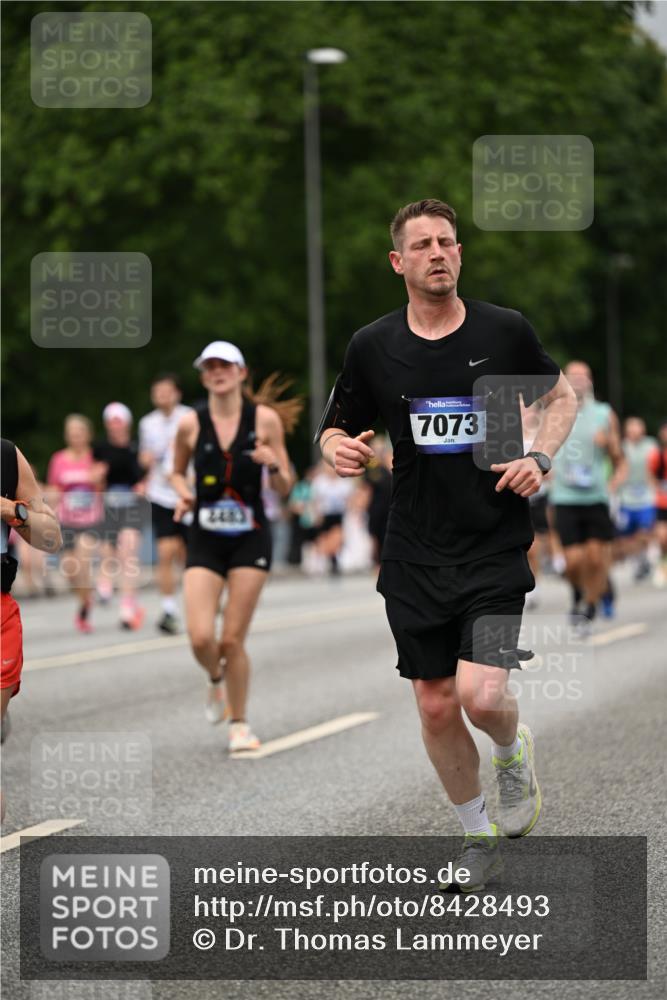 29.06.2025 - hella hamburg halbmarathon Dr. Thomas Lammeyer http://msf.ph/oto/8428493 29.06.2025 10:51:14 Kennedybrücke 1004, 1100, 1104, 1371, 1375, 1608, 1837, 1961, 1999, 2162, 2327, 2423, 2537, 2662, 2665, 2697, 3339, 3406, 3407, 3896, 4104, 4448, 4483, 5635, 5697, 5854, 5892, 6392, 6485, 6623, 6740, 6995, 7073, 7268, 7364, 7368, 7374, 7430, 7431, 7960, 8010, 8047, 8486, 8706, 8967, 9120, 9121, 9337, 9426, 9557, 9774, 9949, 10514, 10515, 10591, 11160, 11408 meine-sportfotos.de