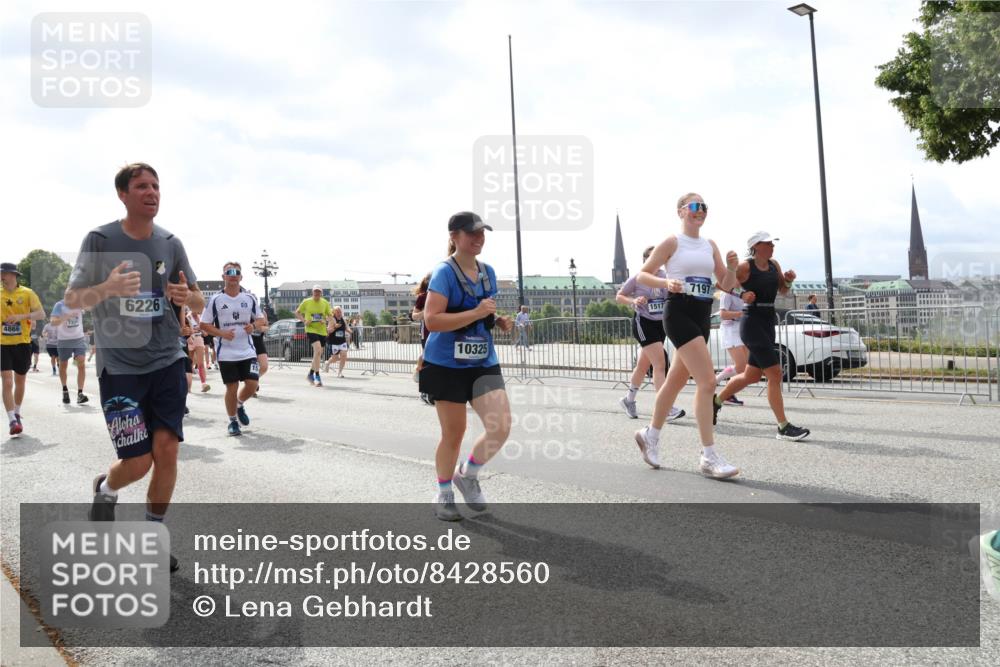 29.06.2025 - hella hamburg halbmarathon Lena Gebhardt http://msf.ph/oto/8428560 29.06.2025 10:43:47 Lombardsbrücke 4866, 7206, 6226, 15, 10325, 1517, 7197, 1023, 1026, 1095, 1155, 1306, 1310, 1400, 1459, 1878, 2073, 2733, 3238, 3288, 3329, 3390, 3597, 4367, 4627, 4636, 4866, 5001, 5192, 5201, 5214, 5293, 5370, 5720, 5890, 5902, 5905, 6012, 6036, 6096, 6226, 6334, 6440, 6895, 6931, 6971, 6973, 7197, 7205, 7206, 7326, 7489, 7504, 7926, 8000, 8058, 8135, 8233, 8408, 8504, 8870, 9073, 9639, 9641, 9704, 9831, 9879, 10083, 10097, 10200, 10202 meine-sportfotos.de