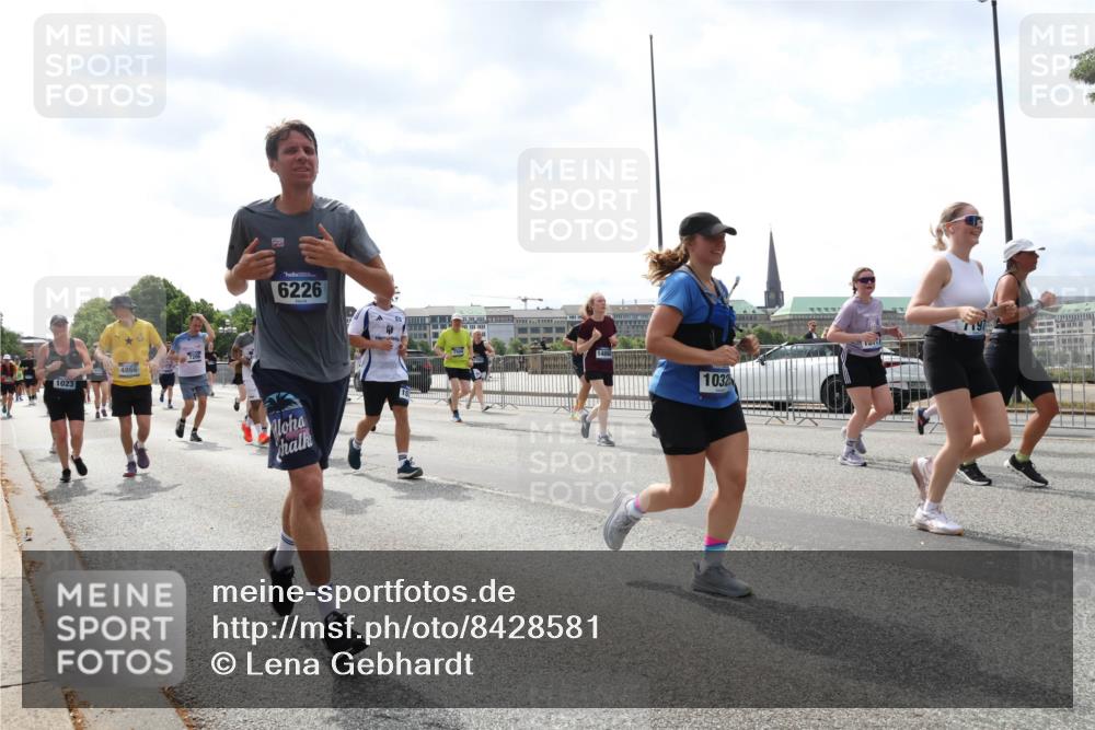 29.06.2025 - hella hamburg halbmarathon Lena Gebhardt http://msf.ph/oto/8428581 29.06.2025 10:43:47 Lombardsbrücke 1023, 4866, 7206, 6226, 14866, 1032, 1023, 1026, 1095, 1155, 1306, 1310, 1400, 1459, 1878, 2073, 2733, 3238, 3288, 3329, 3390, 3597, 4367, 4627, 4636, 4866, 5001, 5192, 5201, 5214, 5293, 5370, 5720, 5890, 5902, 5905, 6012, 6036, 6096, 6226, 6334, 6440, 6895, 6931, 6971, 6973, 7197, 7205, 7206, 7326, 7489, 7504, 7926, 8000, 8058, 8135, 8233, 8408, 8504, 8870, 9073, 9639, 9641, 9704, 9831, 9879, 10083, 10097, 10200, 10202 meine-sportfotos.de