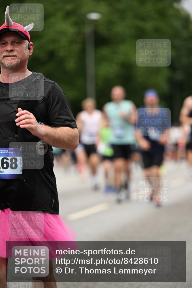 29.06.2025 - hella hamburg halbmarathon Dr. Thomas Lammeyer http://msf.ph/oto/8428610 29.06.2025 10:51:18 Kennedybrücke 1004, 1100, 1104, 1371, 1375, 1608, 1837, 1961, 1999, 2162, 2327, 2537, 2556, 2662, 2665, 2697, 3277, 3339, 3406, 3407, 3823, 3896, 4104, 4325, 4448, 4483, 5635, 5697, 5854, 5892, 6485, 6623, 6740, 6995, 7073, 7268, 7364, 7368, 7374, 7430, 7431, 7827, 7960, 8010, 8047, 8131, 8541, 8706, 8967, 9337, 9426, 9557, 9774, 9949, 10514, 10515, 10591, 11160, 11408 meine-sportfotos.de