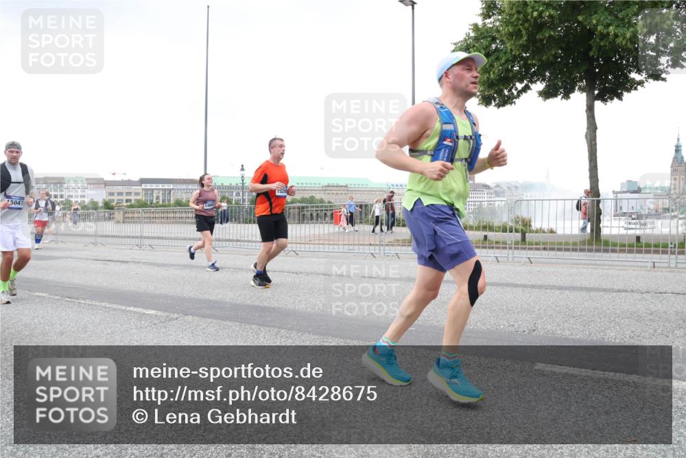 29.06.2025 - hella hamburg halbmarathon Lena Gebhardt http://msf.ph/oto/8428675 29.06.2025 10:53:56 Lombardsbrücke 5047, 529, 1017, 1263, 1687, 1709, 1744, 1753, 1779, 1789, 1984, 2079, 2372, 2429, 2600, 2761, 2854, 3055, 3079, 3187, 3188, 3249, 3465, 3467, 3557, 4323, 4595, 4685, 4801, 4838, 5430, 5562, 5804, 5817, 5856, 5857, 5898, 5964, 6039, 6041, 6044, 6192, 6273, 6306, 6468, 6583, 6913, 6987, 6988, 6996, 7039, 7537, 7611, 7614, 7890, 8867, 8924, 9077, 9138, 9203, 9456, 9503, 9531, 9572, 9771, 9785, 10207, 11390, 11785 meine-sportfotos.de