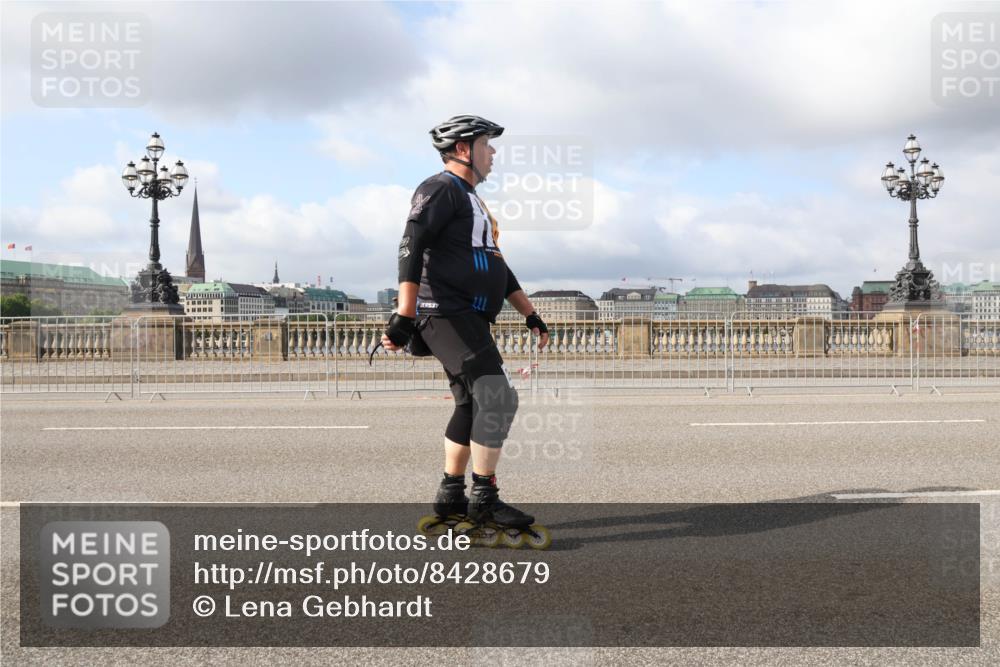 29.06.2025 - hella hamburg halbmarathon Lena Gebhardt http://msf.ph/oto/8428679 29.06.2025 08:59:34 Lombardsbrücke  meine-sportfotos.de