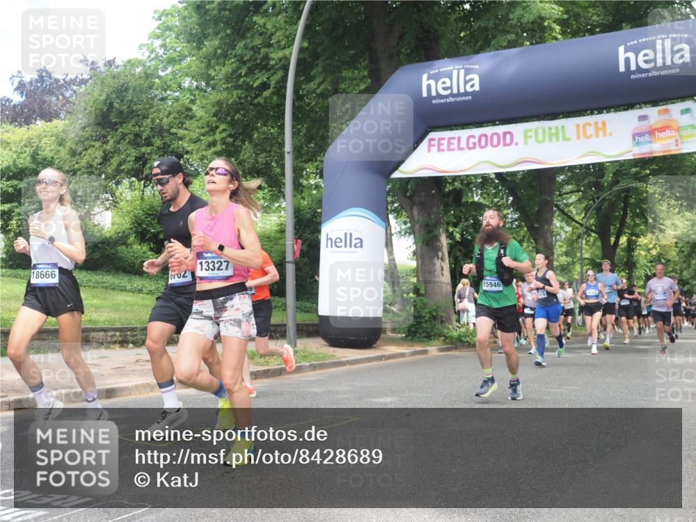 29.06.2025 - hella hamburg halbmarathon KatJ http://msf.ph/oto/8428689 29.06.2025 10:40:50 Zwischen KM18-KM19 1267, 2058, 2099, 2771, 6762, 7478, 7509 meine-sportfotos.de