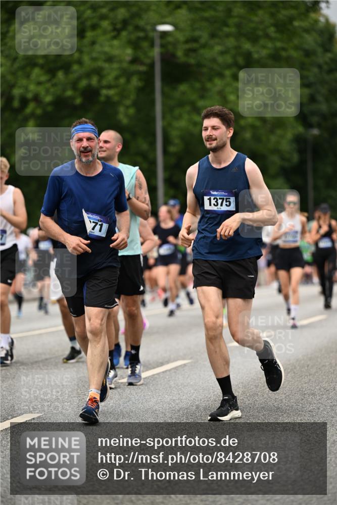 29.06.2025 - hella hamburg halbmarathon Dr. Thomas Lammeyer http://msf.ph/oto/8428708 29.06.2025 10:51:21 Kennedybrücke 1004, 1100, 1104, 1371, 1375, 1608, 1837, 1961, 1999, 2162, 2327, 2537, 2556, 2662, 2665, 2697, 3277, 3339, 3406, 3407, 3823, 3896, 4104, 4325, 4448, 4483, 5697, 5854, 5892, 6485, 6623, 6740, 6995, 7073, 7268, 7364, 7368, 7374, 7430, 7431, 7827, 7960, 8047, 8131, 8541, 8706, 8967, 9557, 9774, 9949, 10511, 10514, 10515, 10591, 11160, 11378, 11408 meine-sportfotos.de