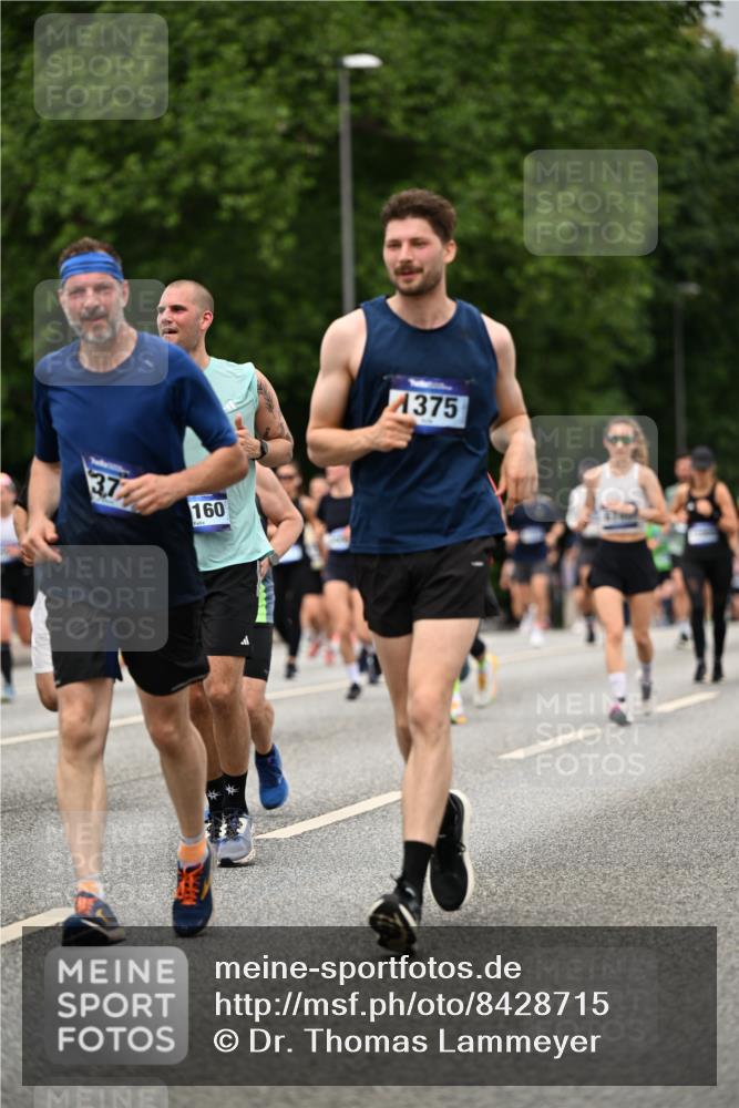 29.06.2025 - hella hamburg halbmarathon Dr. Thomas Lammeyer http://msf.ph/oto/8428715 29.06.2025 10:51:21 Kennedybrücke 1004, 1100, 1104, 1371, 1375, 1608, 1837, 1961, 1999, 2162, 2327, 2537, 2556, 2662, 2665, 2697, 3277, 3339, 3406, 3407, 3823, 3896, 4104, 4325, 4448, 4483, 5697, 5854, 5892, 6485, 6623, 6740, 6995, 7073, 7268, 7364, 7368, 7374, 7430, 7431, 7827, 7960, 8047, 8131, 8541, 8706, 8967, 9557, 9774, 9949, 10511, 10514, 10515, 10591, 11160, 11378, 11408 meine-sportfotos.de