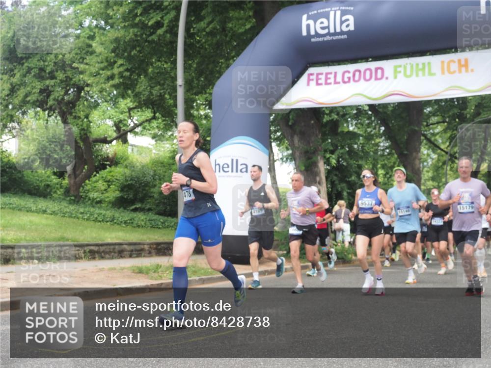 29.06.2025 - hella hamburg halbmarathon KatJ http://msf.ph/oto/8428738 29.06.2025 10:40:52 Zwischen KM18-KM19 2058, 2099, 2771, 4189, 4938, 6762, 7478 meine-sportfotos.de