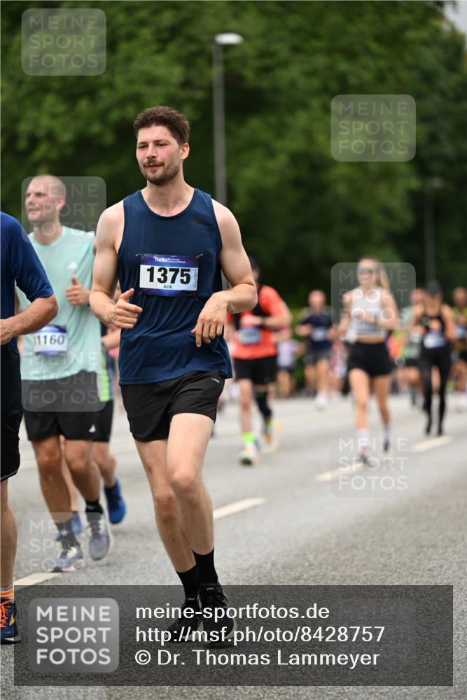 29.06.2025 - hella hamburg halbmarathon Dr. Thomas Lammeyer http://msf.ph/oto/8428757 29.06.2025 10:51:21 Kennedybrücke 1004, 1100, 1104, 1371, 1375, 1608, 1837, 1961, 1999, 2162, 2327, 2537, 2556, 2662, 2665, 2697, 3277, 3339, 3406, 3407, 3823, 3896, 4104, 4325, 4448, 4483, 5697, 5854, 5892, 6485, 6623, 6740, 6995, 7073, 7268, 7364, 7368, 7374, 7430, 7431, 7827, 7960, 8047, 8131, 8541, 8706, 8967, 9557, 9774, 9949, 10511, 10514, 10515, 10591, 11160, 11378, 11408 meine-sportfotos.de
