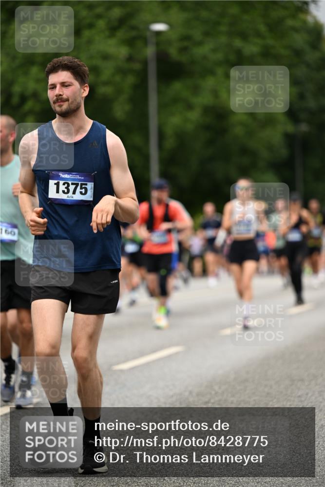 29.06.2025 - hella hamburg halbmarathon Dr. Thomas Lammeyer http://msf.ph/oto/8428775 29.06.2025 10:51:22 Kennedybrücke 1004, 1100, 1371, 1375, 1555, 1608, 1837, 1961, 1999, 2162, 2327, 2537, 2556, 2662, 2665, 2697, 3277, 3339, 3406, 3407, 3823, 4104, 4325, 4483, 5697, 5854, 5892, 6485, 6623, 6740, 6995, 7073, 7268, 7364, 7368, 7374, 7430, 7431, 7827, 7960, 8047, 8131, 8541, 8706, 8967, 9557, 9949, 10511, 10514, 10515, 10591, 11160, 11378, 11408 meine-sportfotos.de
