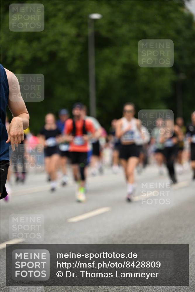 29.06.2025 - hella hamburg halbmarathon Dr. Thomas Lammeyer http://msf.ph/oto/8428809 29.06.2025 10:51:23 Kennedybrücke 1004, 1100, 1371, 1375, 1555, 1608, 1837, 1961, 1999, 2162, 2327, 2537, 2556, 2662, 2665, 2697, 3277, 3339, 3406, 3407, 3823, 4104, 4325, 4483, 5697, 5854, 5892, 6485, 6623, 6740, 6995, 7073, 7268, 7364, 7368, 7374, 7430, 7431, 7827, 7960, 8131, 8541, 8967, 9092, 9557, 9949, 10511, 10514, 10515, 10591, 11160, 11378, 11408 meine-sportfotos.de