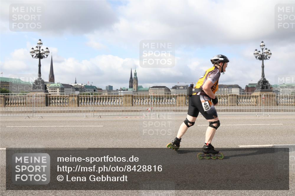 29.06.2025 - hella hamburg halbmarathon Lena Gebhardt http://msf.ph/oto/8428816 29.06.2025 08:59:35 Lombardsbrücke 453 meine-sportfotos.de
