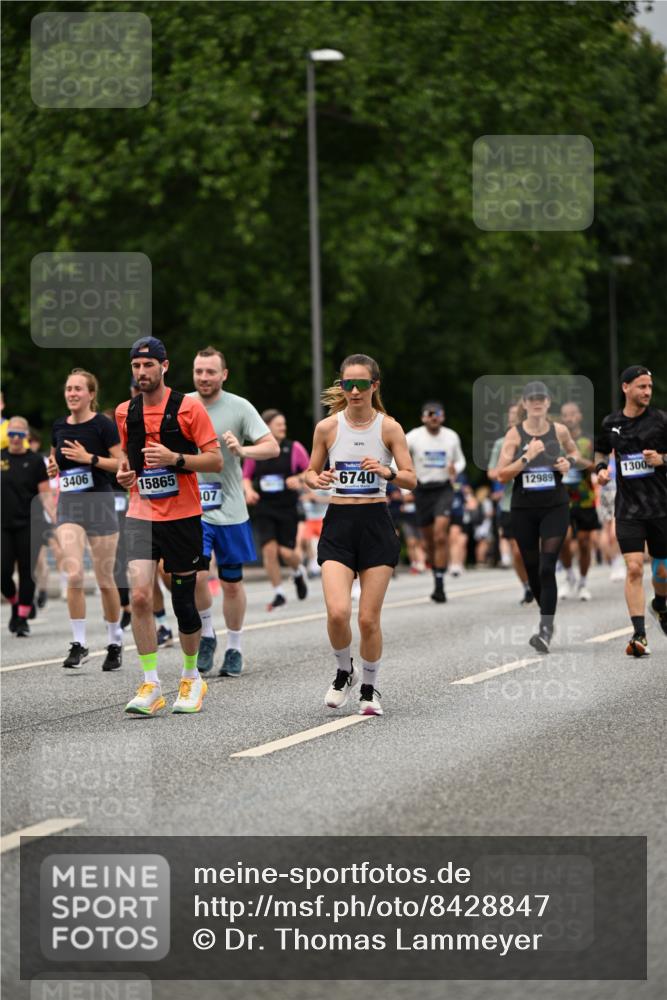 29.06.2025 - hella hamburg halbmarathon Dr. Thomas Lammeyer http://msf.ph/oto/8428847 29.06.2025 10:51:23 Kennedybrücke 1004, 1100, 1371, 1375, 1555, 1608, 1837, 1961, 1999, 2162, 2327, 2537, 2556, 2662, 2665, 2697, 3277, 3339, 3406, 3407, 3823, 4104, 4325, 4483, 5697, 5854, 5892, 6485, 6623, 6740, 6995, 7073, 7268, 7364, 7368, 7374, 7430, 7431, 7827, 7960, 8131, 8541, 8967, 9092, 9557, 9949, 10511, 10514, 10515, 10591, 11160, 11378, 11408 meine-sportfotos.de