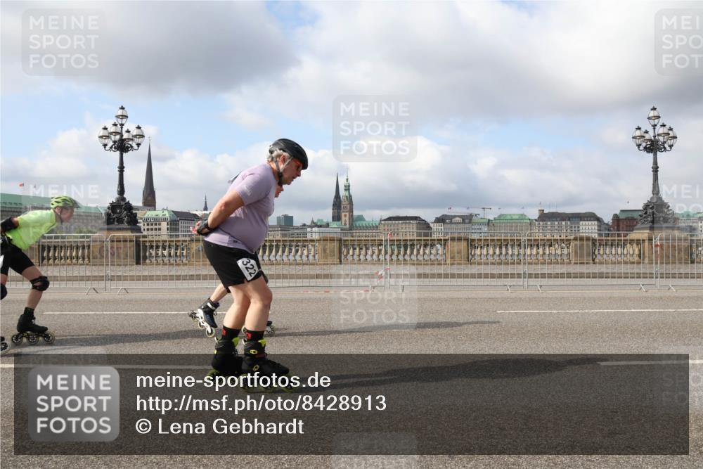 29.06.2025 - hella hamburg halbmarathon Lena Gebhardt http://msf.ph/oto/8428913 29.06.2025 08:59:39 Lombardsbrücke 322 meine-sportfotos.de