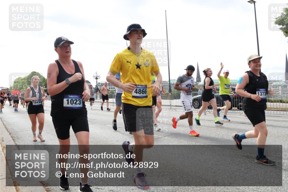 29.06.2025 - hella hamburg halbmarathon Lena Gebhardt http://msf.ph/oto/8428929 29.06.2025 10:43:50 Lombardsbrücke 18436, 1023, 4866, 7504, 13730, 1023, 1026, 1095, 1155, 1306, 1310, 1400, 1459, 1802, 1804, 2073, 2186, 2692, 2733, 3288, 3390, 3596, 3597, 4367, 4627, 4636, 4866, 4898, 5001, 5127, 5192, 5201, 5214, 5293, 5370, 5890, 5902, 5905, 6012, 6036, 6096, 6226, 6334, 6440, 6895, 6931, 6971, 6973, 7197, 7205, 7206, 7326, 7489, 7504, 7926, 8000, 8058, 8135, 8233, 8408, 8504, 8591, 8870, 8957, 9073, 9639, 9641, 9704, 9831, 9879, 10083, 10097, 10200, 10202 meine-sportfotos.de