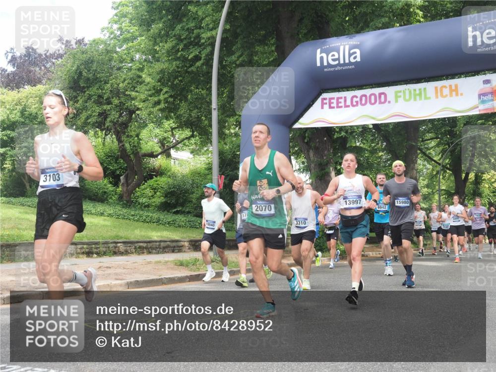 29.06.2025 - hella hamburg halbmarathon KatJ http://msf.ph/oto/8428952 29.06.2025 10:40:58 Zwischen KM18-KM19 1502, 1727, 2070, 2884, 3103, 3310, 4189, 4299, 4938, 6942, 6994, 7147 meine-sportfotos.de
