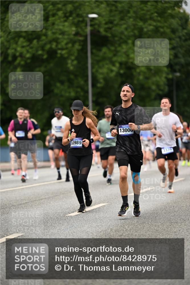 29.06.2025 - hella hamburg halbmarathon Dr. Thomas Lammeyer http://msf.ph/oto/8428975 29.06.2025 10:51:27 Kennedybrücke 1004, 1371, 1375, 1555, 1608, 1837, 1961, 1999, 2162, 2327, 2537, 2556, 2662, 2665, 2981, 3277, 3339, 3406, 3407, 3823, 4325, 4483, 5697, 5895, 6485, 6740, 6995, 7073, 7268, 7364, 7368, 7374, 7430, 7431, 7827, 7960, 8131, 8541, 8967, 9092, 9557, 10511, 10514, 10515, 10591, 11160, 11378 meine-sportfotos.de