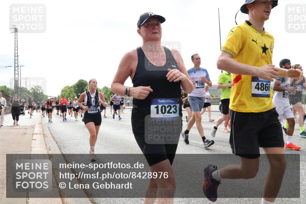 29.06.2025 - hella hamburg halbmarathon Lena Gebhardt http://msf.ph/oto/8428976 29.06.2025 10:43:50 Lombardsbrücke 18436, 1023, 7206, 4866, 00, 1023, 1026, 1095, 1155, 1306, 1310, 1400, 1459, 1802, 1804, 2073, 2186, 2692, 2733, 3288, 3390, 3596, 3597, 4367, 4627, 4636, 4866, 4898, 5001, 5127, 5192, 5201, 5214, 5293, 5370, 5890, 5902, 5905, 6012, 6036, 6096, 6226, 6334, 6440, 6895, 6931, 6971, 6973, 7197, 7205, 7206, 7326, 7489, 7504, 7926, 8000, 8058, 8135, 8233, 8408, 8504, 8591, 8870, 8957, 9073, 9639, 9641, 9704, 9831, 9879, 10083, 10097, 10200, 10202 meine-sportfotos.de
