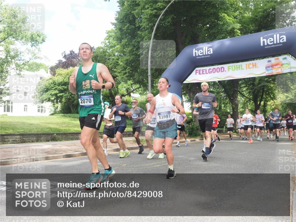 29.06.2025 - hella hamburg halbmarathon KatJ http://msf.ph/oto/8429008 29.06.2025 10:40:59 Zwischen KM18-KM19 1030, 1502, 1727, 2070, 2884, 2910, 3103, 3310, 4189, 4299, 4938, 6942, 6994, 7147, 7864 meine-sportfotos.de