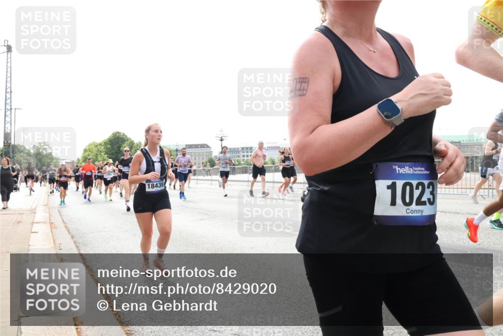 29.06.2025 - hella hamburg halbmarathon Lena Gebhardt http://msf.ph/oto/8429020 29.06.2025 10:43:51 Lombardsbrücke 18436, 1023, 11, 1023, 1026, 1095, 1306, 1310, 1400, 1459, 1802, 1804, 2073, 2186, 2692, 2733, 3288, 3390, 3596, 3597, 4367, 4627, 4636, 4866, 4898, 5001, 5127, 5192, 5201, 5214, 5293, 5370, 5890, 5902, 5905, 6012, 6036, 6096, 6226, 6334, 6440, 6895, 6931, 6971, 6973, 7197, 7205, 7206, 7326, 7489, 7504, 7610, 7926, 8000, 8058, 8135, 8233, 8408, 8504, 8591, 8870, 8957, 9073, 9639, 9641, 9704, 9831, 9879, 10083, 10097, 10200, 10202 meine-sportfotos.de