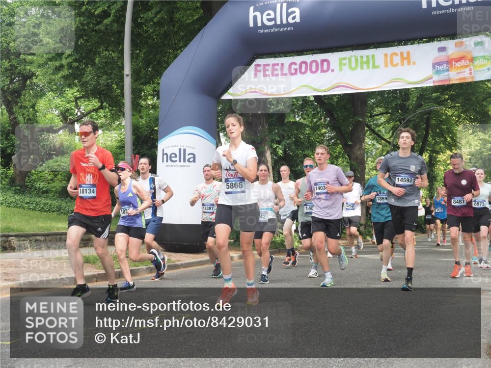 29.06.2025 - hella hamburg halbmarathon KatJ http://msf.ph/oto/8429031 29.06.2025 10:41:02 Zwischen KM18-KM19 1030, 1482, 1727, 1870, 2070, 2346, 2884, 2910, 3103, 3310, 5866, 6942, 6994, 7147, 7864, 8487 meine-sportfotos.de