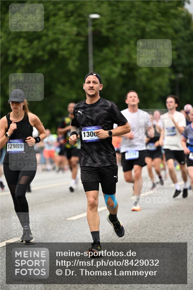 29.06.2025 - hella hamburg halbmarathon Dr. Thomas Lammeyer http://msf.ph/oto/8429032 29.06.2025 10:51:28 Kennedybrücke 1004, 1371, 1375, 1555, 1593, 1608, 1837, 1961, 1999, 2162, 2327, 2537, 2556, 2981, 3277, 3339, 3406, 3407, 3823, 4325, 4483, 5697, 5895, 6485, 6740, 6995, 7073, 7268, 7364, 7368, 7374, 7430, 7431, 7827, 7960, 8131, 8541, 8967, 9092, 9557, 10511, 10514, 10515, 10591, 11160, 11378 meine-sportfotos.de