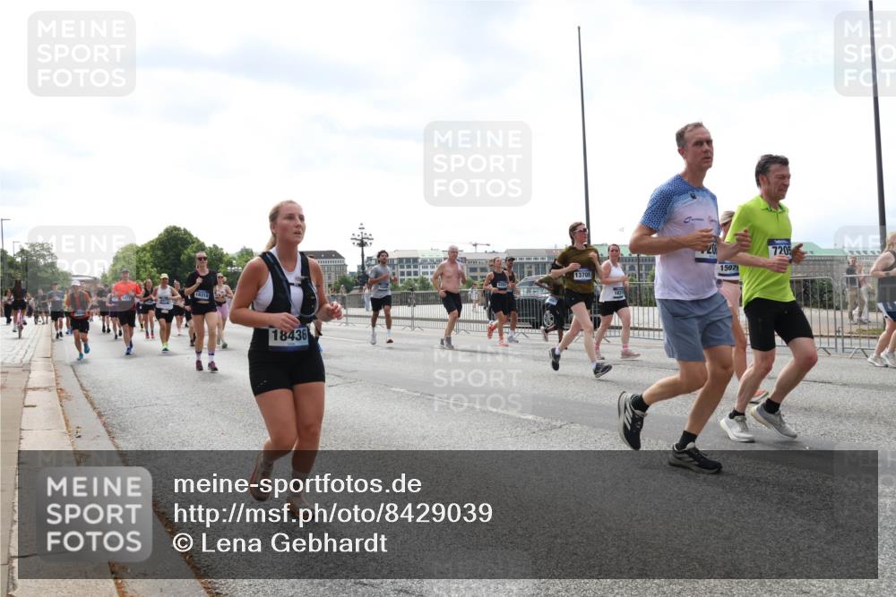 29.06.2025 - hella hamburg halbmarathon Lena Gebhardt http://msf.ph/oto/8429039 29.06.2025 10:43:51 Lombardsbrücke 18318, 18436, 13705, 20, 15075, 7205, 1023, 1026, 1095, 1306, 1310, 1400, 1459, 1802, 1804, 2073, 2186, 2692, 2733, 3288, 3390, 3596, 3597, 4367, 4627, 4636, 4866, 4898, 5001, 5127, 5192, 5201, 5214, 5293, 5370, 5890, 5902, 5905, 6012, 6036, 6096, 6226, 6334, 6440, 6895, 6931, 6971, 6973, 7197, 7205, 7206, 7326, 7489, 7504, 7610, 7926, 8000, 8058, 8135, 8233, 8408, 8504, 8591, 8870, 8957, 9073, 9639, 9641, 9704, 9831, 9879, 10083, 10097, 10200, 10202 meine-sportfotos.de