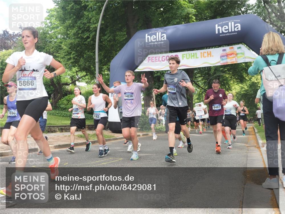 29.06.2025 - hella hamburg halbmarathon KatJ http://msf.ph/oto/8429081 29.06.2025 10:41:03 Zwischen KM18-KM19 1030, 1482, 1727, 1870, 2070, 2346, 2910, 3310, 5259, 5866, 6942, 7864, 8487 meine-sportfotos.de