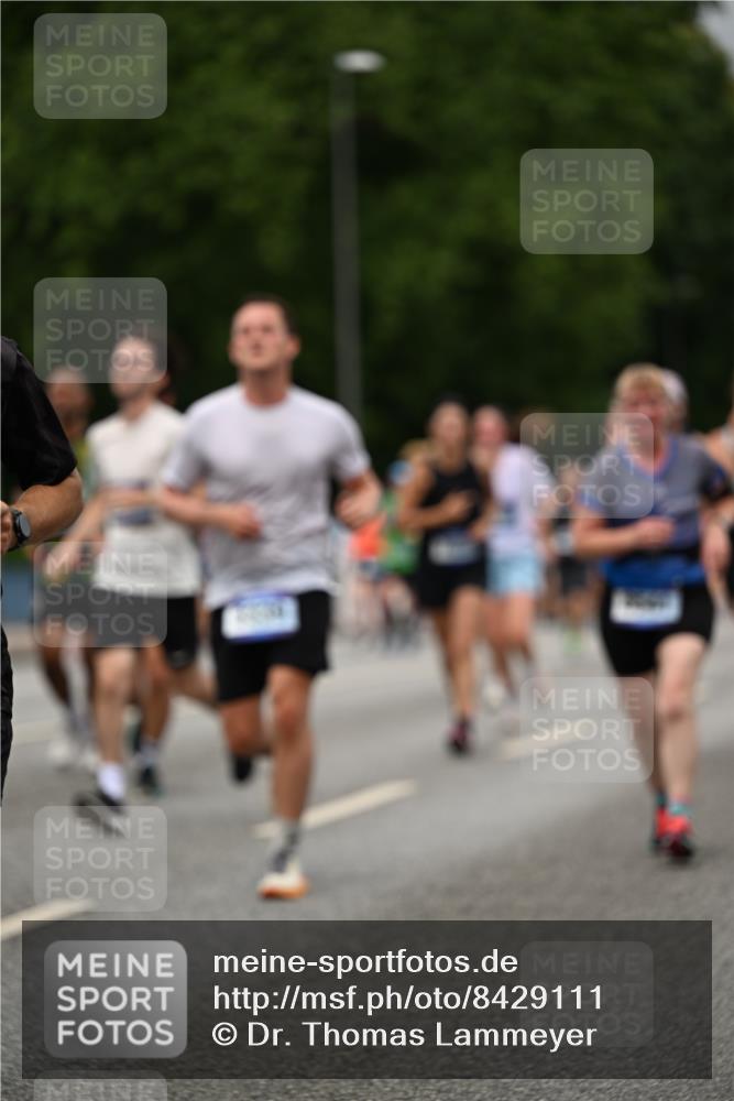 29.06.2025 - hella hamburg halbmarathon Dr. Thomas Lammeyer http://msf.ph/oto/8429111 29.06.2025 10:51:30 Kennedybrücke 1371, 1375, 1555, 1593, 1608, 1837, 1961, 1999, 2162, 2327, 2537, 2556, 2981, 3277, 3339, 3406, 3407, 3823, 4325, 5697, 5895, 6485, 6740, 6995, 7364, 7368, 7430, 7431, 7827, 7960, 8131, 8541, 8967, 9092, 9557, 9743, 10511, 10514, 10515, 10591, 11160, 11378 meine-sportfotos.de
