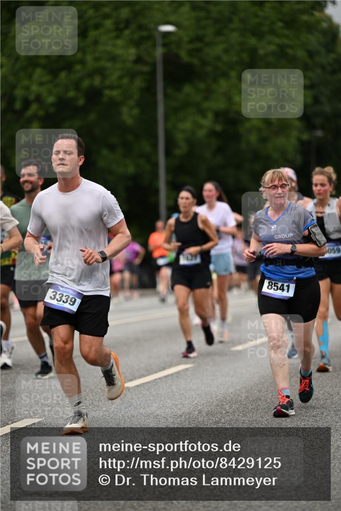 29.06.2025 - hella hamburg halbmarathon Dr. Thomas Lammeyer http://msf.ph/oto/8429125 29.06.2025 10:51:30 Kennedybrücke 1371, 1375, 1555, 1593, 1608, 1837, 1961, 1999, 2162, 2327, 2537, 2556, 2981, 3277, 3339, 3406, 3407, 3823, 4325, 5697, 5895, 6485, 6740, 6995, 7364, 7368, 7430, 7431, 7827, 7960, 8131, 8541, 8967, 9092, 9557, 9743, 10511, 10514, 10515, 10591, 11160, 11378 meine-sportfotos.de