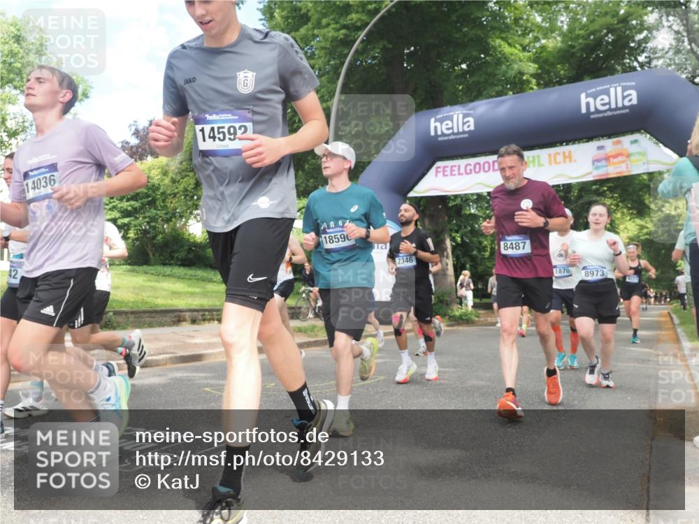 29.06.2025 - hella hamburg halbmarathon KatJ http://msf.ph/oto/8429133 29.06.2025 10:41:04 Zwischen KM18-KM19 1030, 1482, 1727, 1870, 2070, 2346, 2910, 3096, 3819, 5259, 5866, 6942, 7864, 8487 meine-sportfotos.de