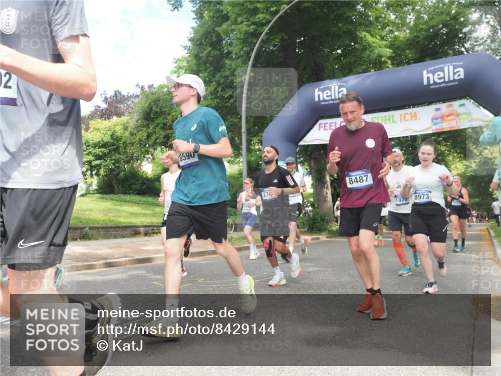 29.06.2025 - hella hamburg halbmarathon KatJ http://msf.ph/oto/8429144 29.06.2025 10:41:04 Zwischen KM18-KM19 1030, 1482, 1727, 1870, 2070, 2346, 2910, 3096, 3819, 5259, 5866, 6942, 7864, 8487 meine-sportfotos.de