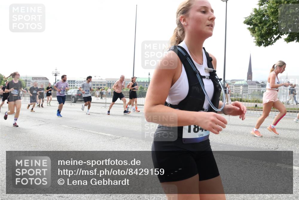 29.06.2025 - hella hamburg halbmarathon Lena Gebhardt http://msf.ph/oto/8429159 29.06.2025 10:43:52 Lombardsbrücke 18318, 3288, 1023, 1026, 1095, 1306, 1310, 1400, 1459, 1802, 1804, 2073, 2186, 2692, 2733, 3065, 3288, 3390, 3596, 3597, 4367, 4627, 4636, 4866, 4898, 5001, 5127, 5192, 5201, 5214, 5293, 5370, 5890, 5902, 5905, 6012, 6036, 6096, 6226, 6334, 6895, 6931, 6971, 6973, 7197, 7205, 7206, 7326, 7489, 7504, 7610, 7926, 8000, 8058, 8135, 8233, 8408, 8504, 8591, 8870, 8957, 9073, 9639, 9641, 9704, 9831, 9879, 10083, 10097, 10200, 10202 meine-sportfotos.de