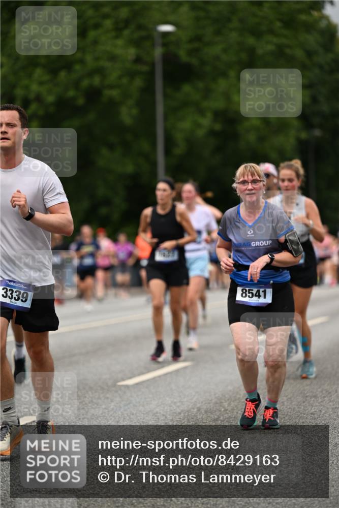 29.06.2025 - hella hamburg halbmarathon Dr. Thomas Lammeyer http://msf.ph/oto/8429163 29.06.2025 10:51:31 Kennedybrücke 1371, 1375, 1555, 1593, 1608, 1837, 1961, 1999, 2162, 2327, 2537, 2556, 2981, 3277, 3339, 3406, 3407, 3823, 4325, 5697, 5895, 6485, 6740, 6995, 7364, 7368, 7430, 7431, 7827, 7960, 8131, 8541, 8967, 9092, 9557, 9743, 10511, 10514, 10515, 10591, 11160, 11378 meine-sportfotos.de