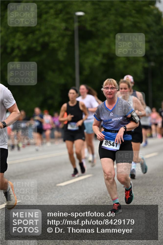 29.06.2025 - hella hamburg halbmarathon Dr. Thomas Lammeyer http://msf.ph/oto/8429179 29.06.2025 10:51:31 Kennedybrücke 1371, 1375, 1555, 1593, 1608, 1837, 1961, 1999, 2162, 2327, 2537, 2556, 2981, 3277, 3339, 3406, 3407, 3823, 4325, 5697, 5895, 6485, 6740, 6995, 7364, 7368, 7430, 7431, 7827, 7960, 8131, 8541, 8967, 9092, 9557, 9743, 10511, 10514, 10515, 10591, 11160, 11378 meine-sportfotos.de