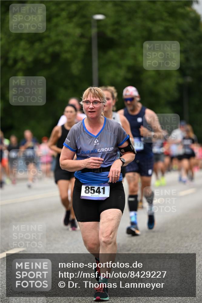 29.06.2025 - hella hamburg halbmarathon Dr. Thomas Lammeyer http://msf.ph/oto/8429227 29.06.2025 10:51:32 Kennedybrücke 1371, 1375, 1555, 1593, 1608, 1837, 1961, 2162, 2327, 2537, 2556, 2981, 3277, 3339, 3406, 3407, 3823, 4325, 4342, 5697, 5895, 6485, 6740, 6995, 7430, 7431, 7827, 7960, 8131, 8541, 8967, 9092, 9557, 9743, 10511, 10514, 10515, 10591, 11160, 11378 meine-sportfotos.de