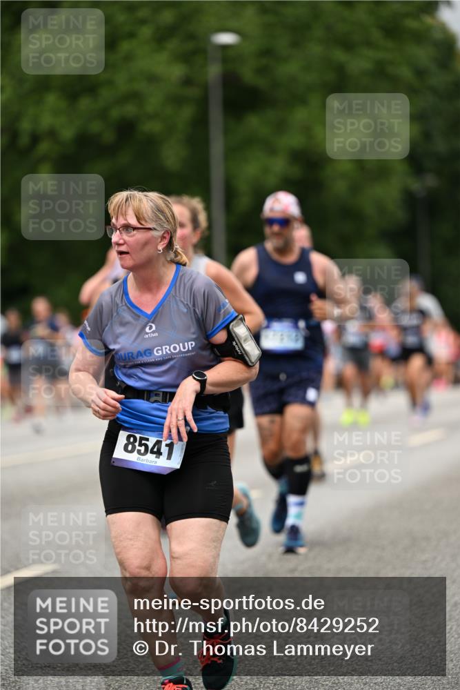 29.06.2025 - hella hamburg halbmarathon Dr. Thomas Lammeyer http://msf.ph/oto/8429252 29.06.2025 10:51:33 Kennedybrücke 1371, 1375, 1555, 1593, 1608, 1837, 1961, 2162, 2327, 2500, 2537, 2556, 2981, 3277, 3339, 3406, 3407, 3823, 4325, 4342, 5697, 5700, 5895, 6485, 6740, 6995, 7430, 7431, 7827, 7960, 8131, 8541, 8967, 9092, 9557, 9743, 10511, 10514, 10515, 10591, 11160, 11378 meine-sportfotos.de