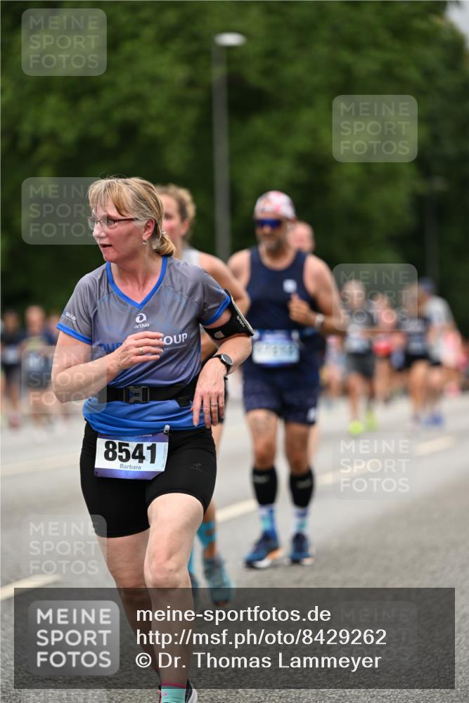 29.06.2025 - hella hamburg halbmarathon Dr. Thomas Lammeyer http://msf.ph/oto/8429262 29.06.2025 10:51:33 Kennedybrücke 1371, 1375, 1555, 1593, 1608, 1837, 1961, 2162, 2327, 2500, 2537, 2556, 2981, 3277, 3339, 3406, 3407, 3823, 4325, 4342, 5697, 5700, 5895, 6485, 6740, 6995, 7430, 7431, 7827, 7960, 8131, 8541, 8967, 9092, 9557, 9743, 10511, 10514, 10515, 10591, 11160, 11378 meine-sportfotos.de